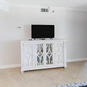  Apartment Beachside One 4023
